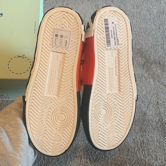 Off-white sneakers - Picture 6 of 6